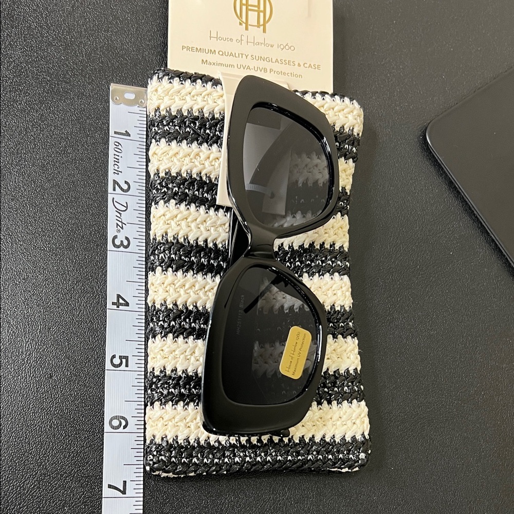 House of Harlow 1960 | Sunglasses with Case - Picture 7 of 10